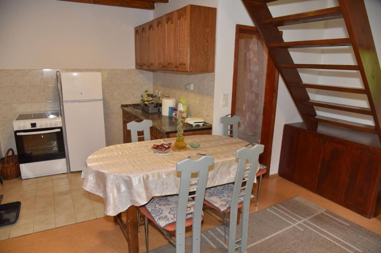 Villa Vikendica Na Sokolini Gornja Koprivna Exterior foto